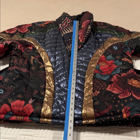 FARM Rio Black Wild Bananas Metallic Reversible Oversized Puffer Jacket - Picture 13 of 16